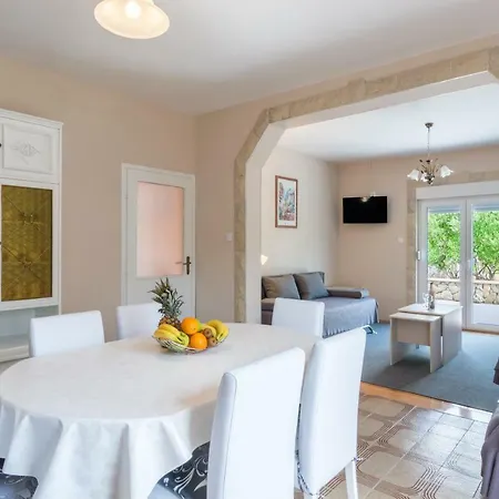 Maslina Holiday home
