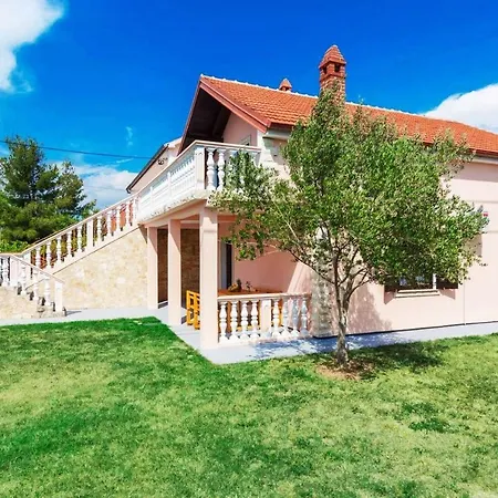 Holiday home Maslina